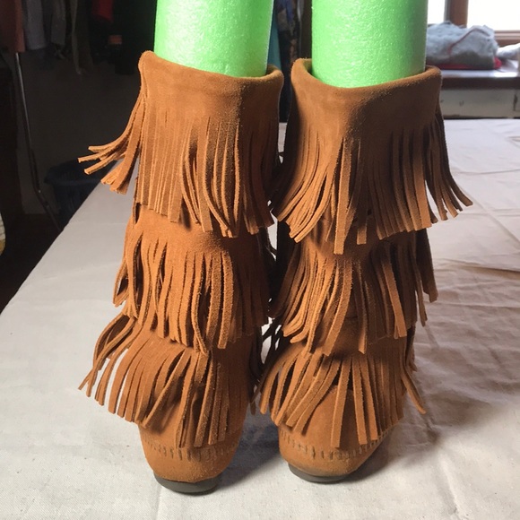 Minnetonka Boots - Picture 4 of 8